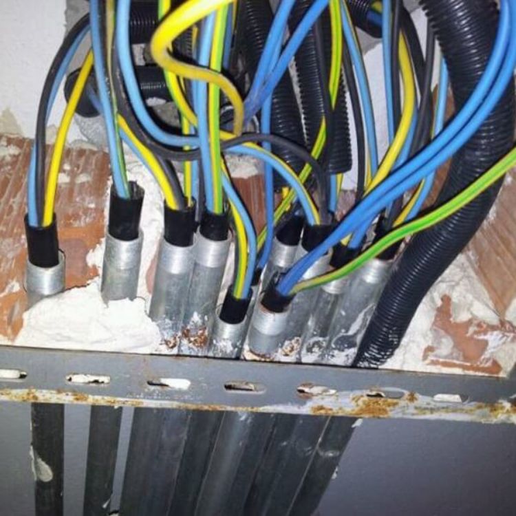 Estudio básico de seguridad y salud en instalación eléctrica