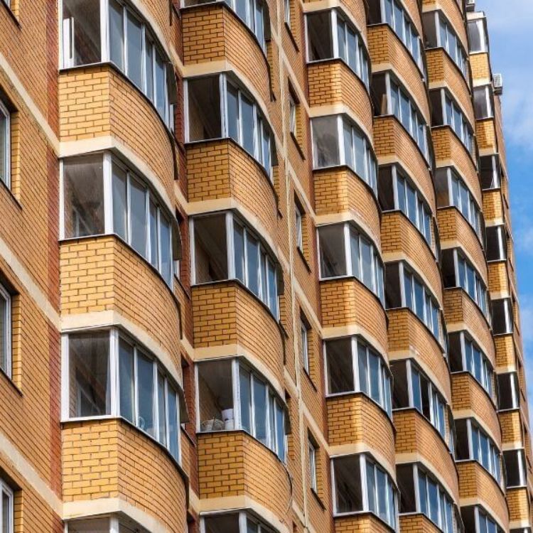 Imagen de Informe técnico sobre un edificio con daños en fachada caravista