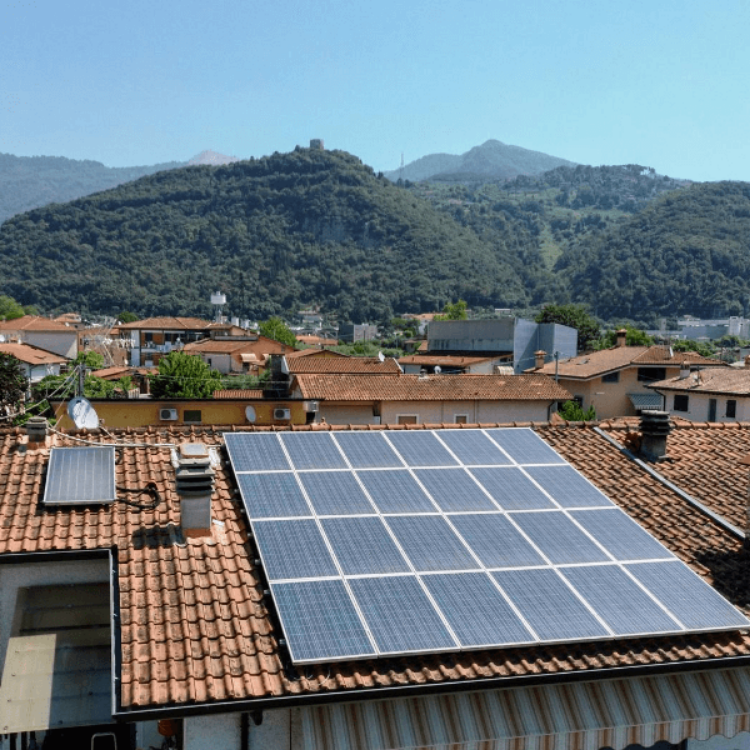 Instalación realizada con la memoria técnica instalación fotovoltaica vivienda unifamiliar de ficherotecnia