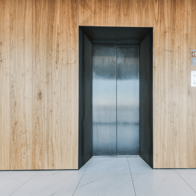 Imagen de Proyecto de ejecución para colocar un ascensor en un edificio existente con espacio reducido