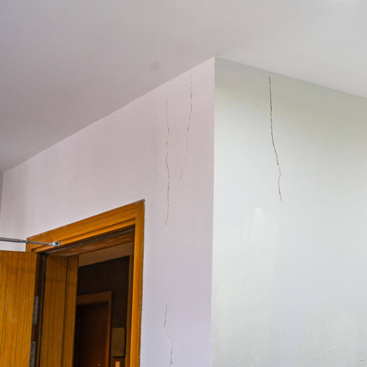 Imagen de Informe previo confidencial sobre fisuras en el interior de una vivienda