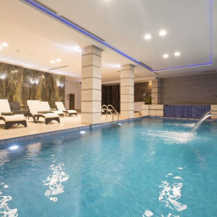 Imagen de Proyecto de climatización de piscina en hotel