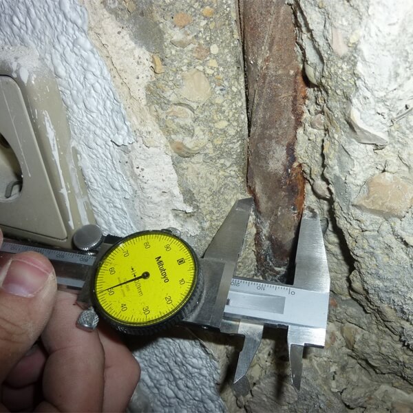 Proyecto de ejecución para reparación y refuerzo de pilares de hormigón en planta baja