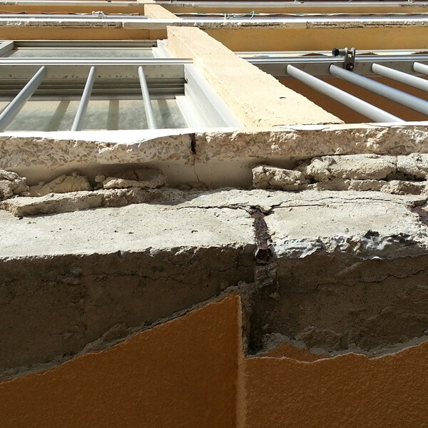 Proyecto de ejecución rehabilitación fachada con problemas de corrosión en zunchos y vigas