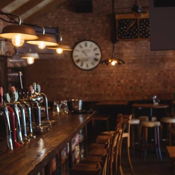 Proyecto eléctrico en baja tensión de bar con cocina y amenización musical