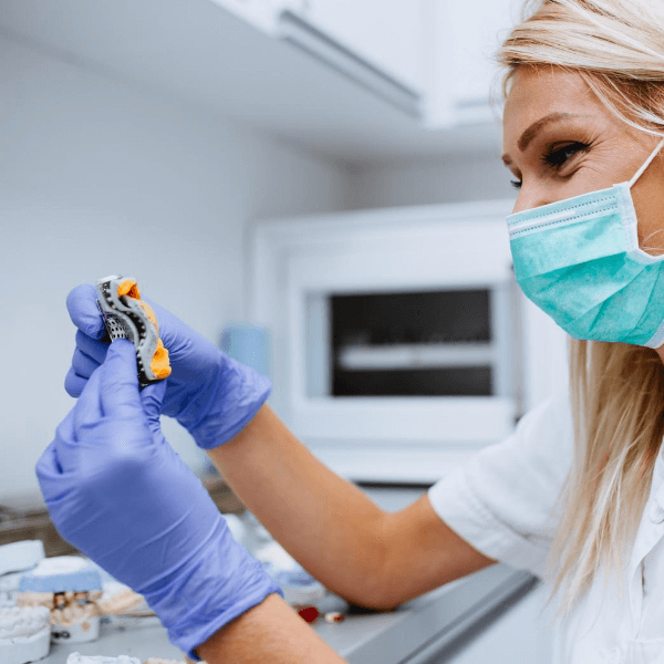 Proyecto para un laboratorio de prótesis dental