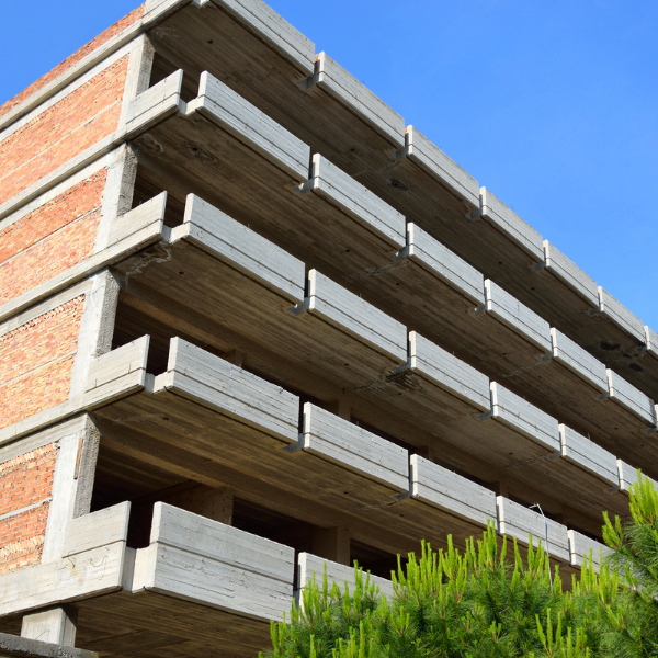 Informe del valor del suelo y valoración edificio residencial inacabado