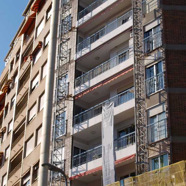 Informe técnico para evaluar la resistencia de un forjado para colocar un andamio motorizado