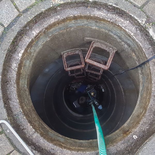 Proyecto de reparación de acometida de saneamiento en edificio